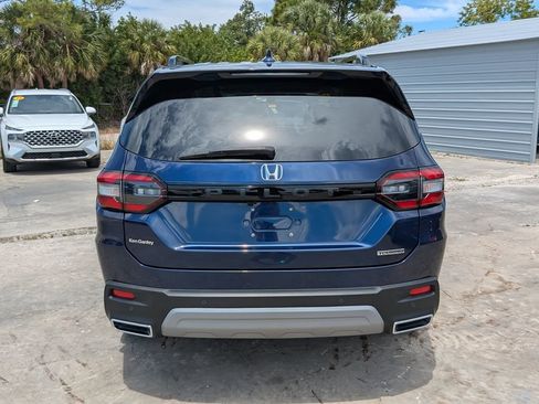Used 2025 Honda Pilot Touring image 7