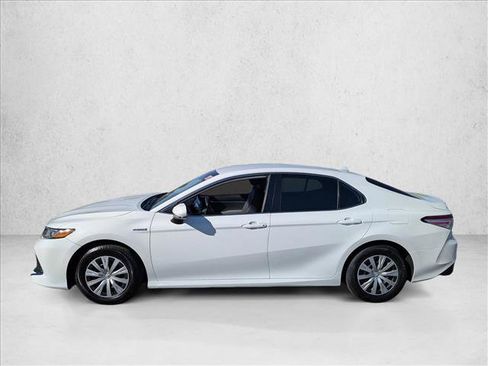 Used 2020 Toyota Camry LE image 8