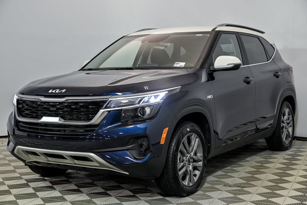Used 2023 Kia Seltos S w/ Navigation Package AWD/4WD image 8