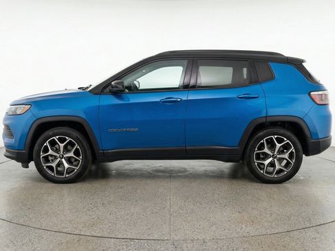 Used 2025 Jeep Compass Limited image 5