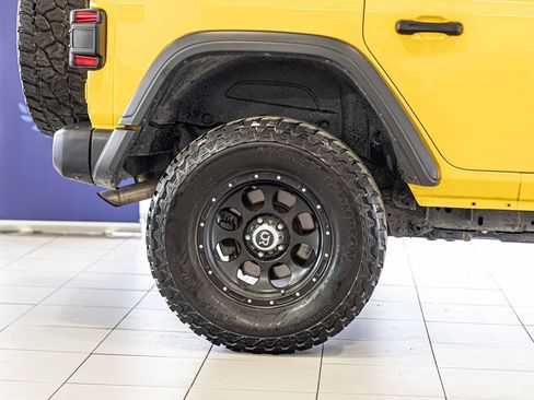 Used 2020 Jeep Wrangler Unlimited Rubicon w/ Dual Top Group image 12