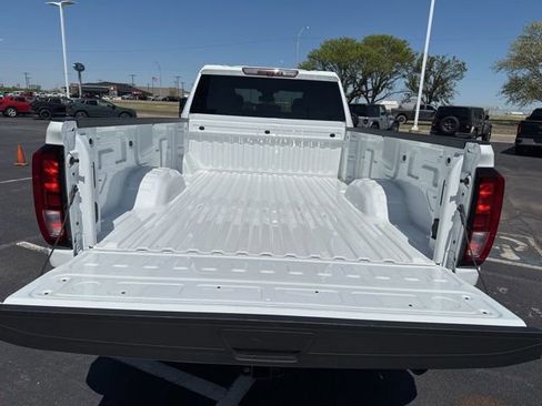 Used 2025 GMC Sierra 2500 Pro w/ Convenience Package image 9