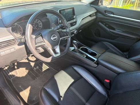 Used 2024 Nissan Altima 2.5 SR FWD image 6
