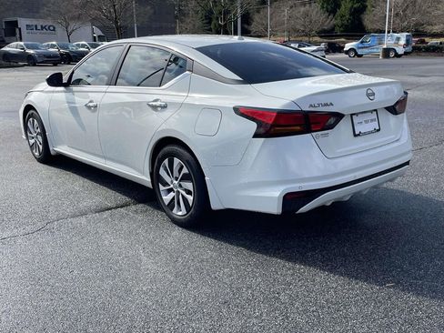 Used 2025 Nissan Altima 2.5 S image 3