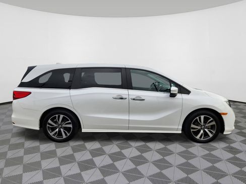 Certified 2022 Honda Odyssey Touring image 6