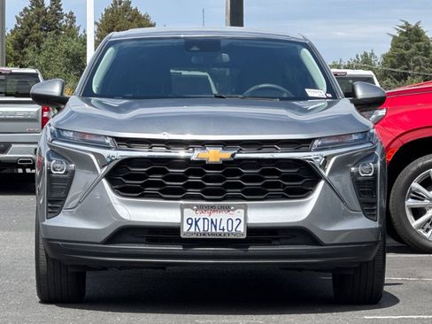Used 2024 Chevrolet Trax LS w/ LS Convenience Package FWD image 10