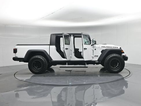 Used 2023 Jeep Gladiator Rubicon AWD/4WD image 4