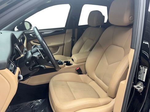 Used 2022 Porsche Macan AWD/4WD image 18