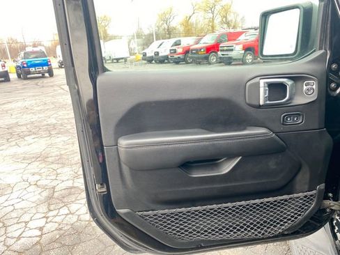 Used 2021 Jeep Gladiator Overland w/ Popular Equipment Package AWD/4WD image 14