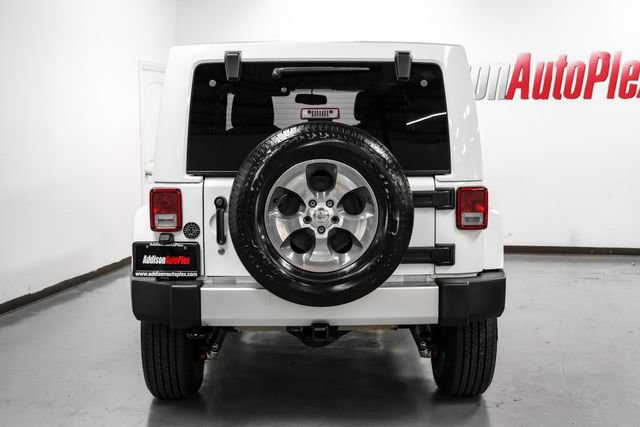 Used 2017 Jeep Wrangler Unlimited Sahara w/ Connectivity Group AWD/4WD image 10