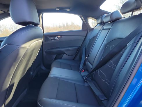 Used 2023 Kia Forte GT-Line w/ GT-Line Premium Package image 16