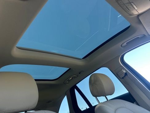 Used 2019 Mercedes-Benz GLC 300 4MATIC image 14
