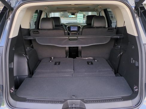 Used 2023 GMC Acadia Denali w/ Denali Ultimate Package AWD/4WD image 16