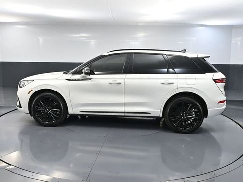 Used 2023 Lincoln Corsair Reserve w/ Jet Appearance Package image 10