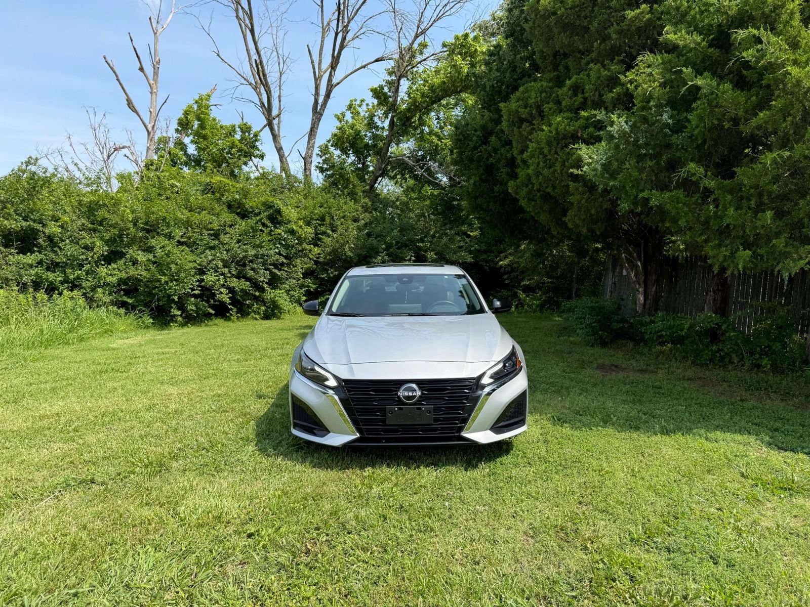 Used 2023 Nissan Altima 2.5 SV w/ SV Premium Package FWD image 3