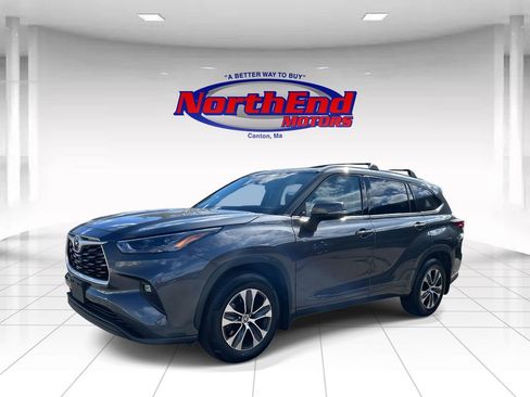 Used 2022 Toyota Highlander XLE image 7