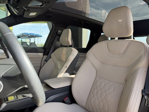Used 2025 Volvo EX90 Ultra AWD/4WD image 35