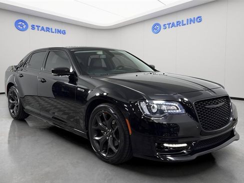 Used 2022 Chrysler 300 Touring L image 13