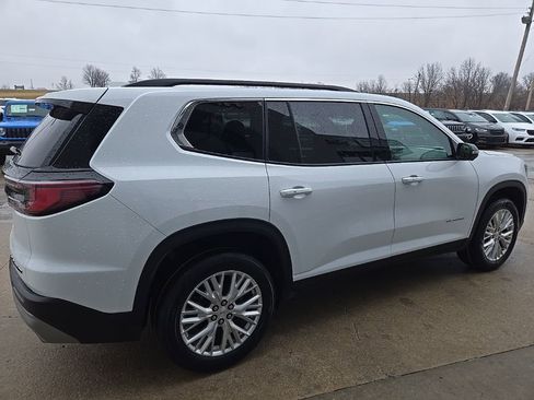 Used 2024 GMC Acadia Elevation image 12