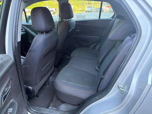 Used 2018 Chevrolet Trax LS AWD/4WD image 11