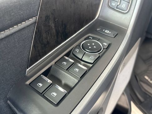 Used 2024 Ford F350 Lariat w/ Lariat Ultimate Package AWD/4WD image 16