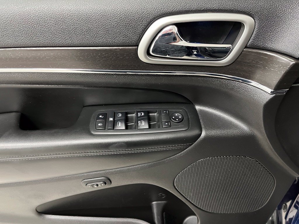 Used 2018 Jeep Grand Cherokee Limited AWD/4WD image 25