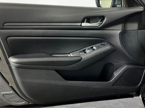 Certified 2024 Nissan Altima 2.5 SV w/ SV Premium Package FWD image 20
