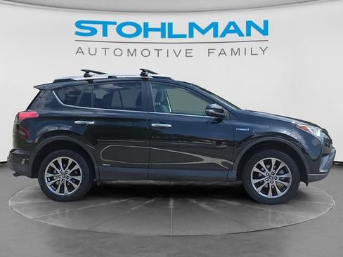 Used 2018 Toyota RAV4 Limited AWD/4WD image 4
