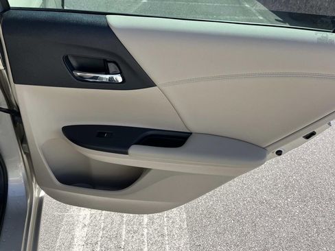 Used 2017 Honda Accord EX image 20