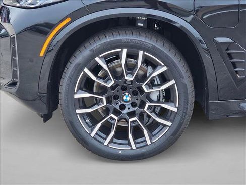 Used 2026 BMW X5 xDrive50e w/ M Sport Package AWD/4WD image 18