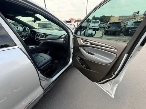 Used 2022 Buick Enclave Premium w/ Surround and Sites Package AWD/4WD image 27