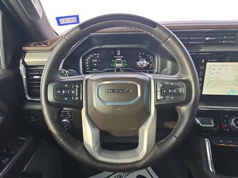 Used 2025 GMC Sierra 1500 Denali w/ Technology Package AWD/4WD image 13
