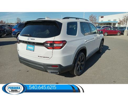 New 2025 Honda Pilot Black Edition image 9