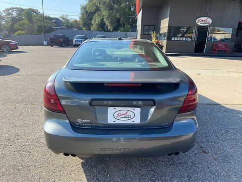 Used 2005 Pontiac Grand Prix GT w/ Leather Trim Package image 3