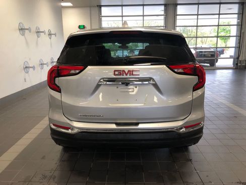 Used 2021 GMC Terrain SLE FWD image 5