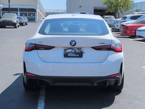 Used 2025 BMW i4 eDrive40 w/ Premium Package RWD image 9