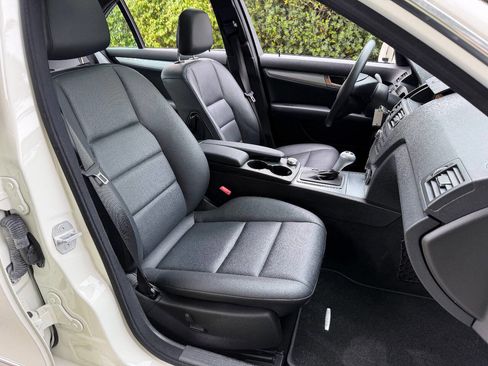 Used 2010 Mercedes-Benz C 300 Sedan image 26