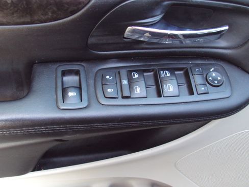 Used 2017 Dodge Grand Caravan SE w/ Power Window Group image 17