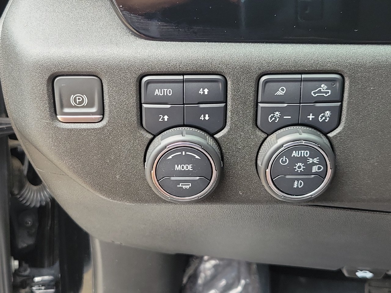 Certified 2023 Chevrolet Silverado 1500 LTZ AWD/4WD image 29