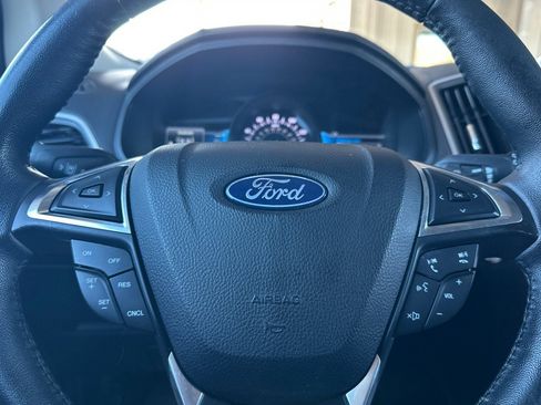 Certified 2022 Ford Edge SEL w/ Convenience Package AWD/4WD image 22