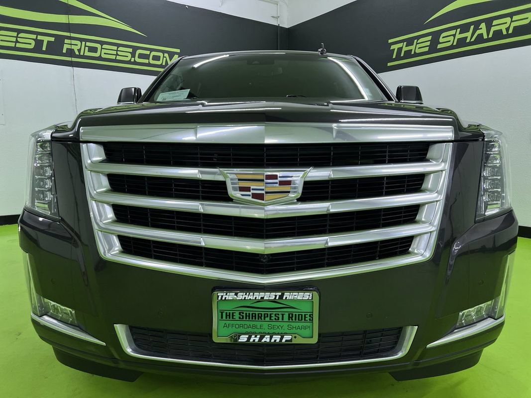 Used 2018 Cadillac Escalade Luxury AWD/4WD image 3