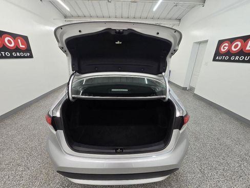 Used 2020 Toyota Corolla LE FWD image 18