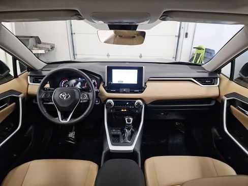 Used 2025 Toyota RAV4 XLE Premium FWD image 31