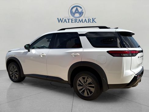 New 2026 Nissan Pathfinder SV w/ SV Premium Package FWD image 3