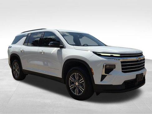 Used 2026 Chevrolet Traverse LT AWD/4WD image 4