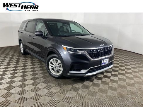 Used 2023 Kia Carnival LX image 1