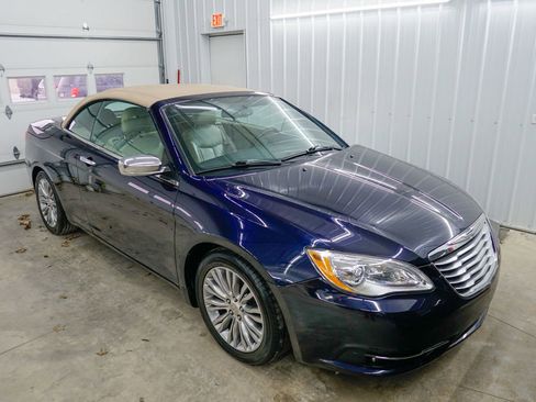Used 2012 Chrysler 200 Limited image 1