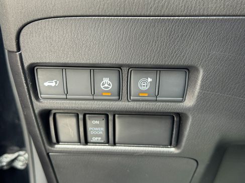 Used 2022 Nissan Armada Platinum RWD image 18