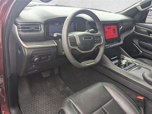 Used 2022 Jeep Wagoneer Series II RWD image 3