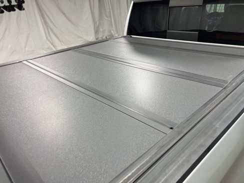 Used 2021 GMC Sierra 1500 SLT image 17